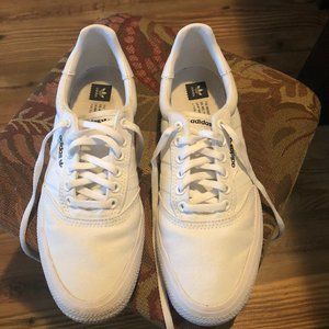 white adidas Originals 3MC Vulc